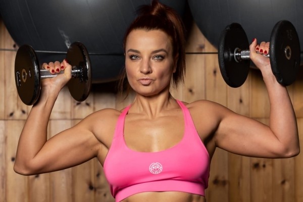 Уроженка Беларуси в Германии в 44 года берет призы в бодибилдинге