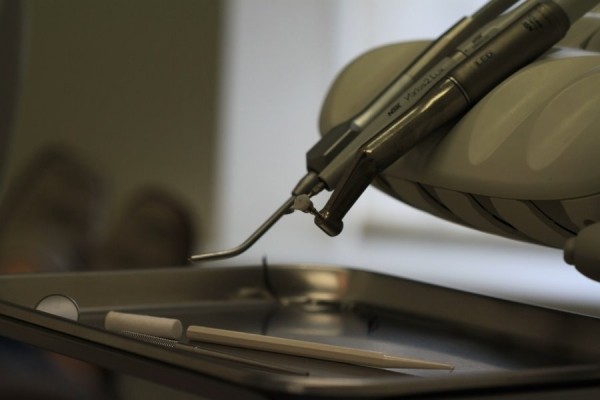 Еще один повод для страха: стоматолог вырвал почти 4000 здоровых зубов Еще один повод для страха: стоматолог вырвал почти 4000 здоровых зубов