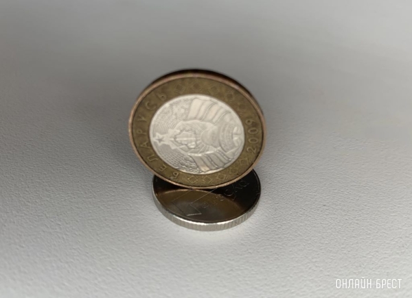 В Беларуси с 1 июля пенсии будут переводить только на базовые счета