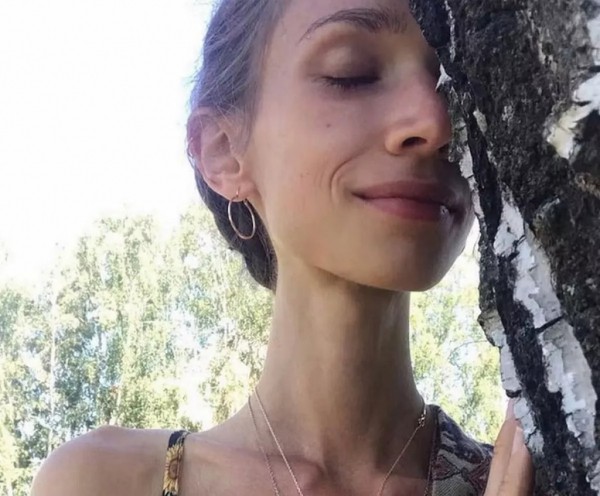 Умерла девушка, питавшаяся только фруктами — она весила чуть больше 20 кг